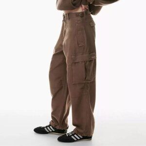 Aritzia TNA Supply Cargo Pants Brown